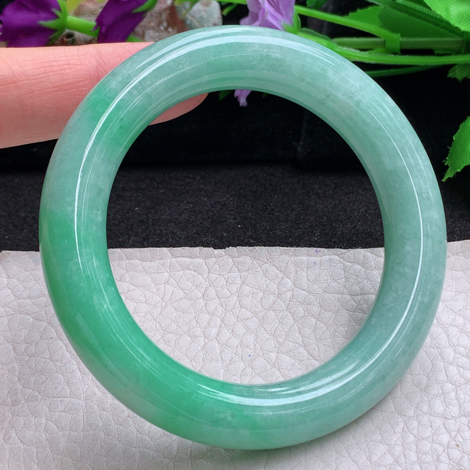 xc实拍55*12*11.5胖圆镯 天然缅甸翡翠手镯飘绿厚装圆条玉镯子