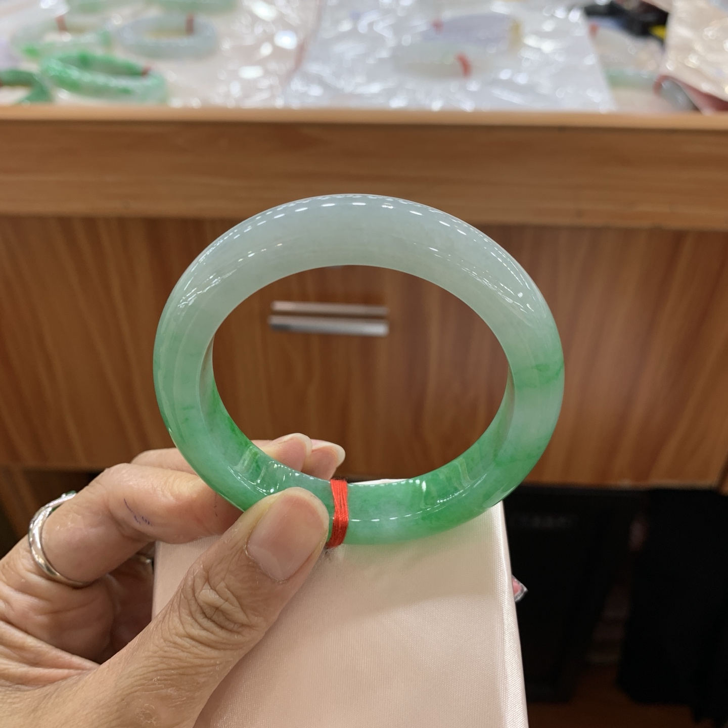 042046CK冰绿正圈翡翠手镯55.8-12.2-9.3