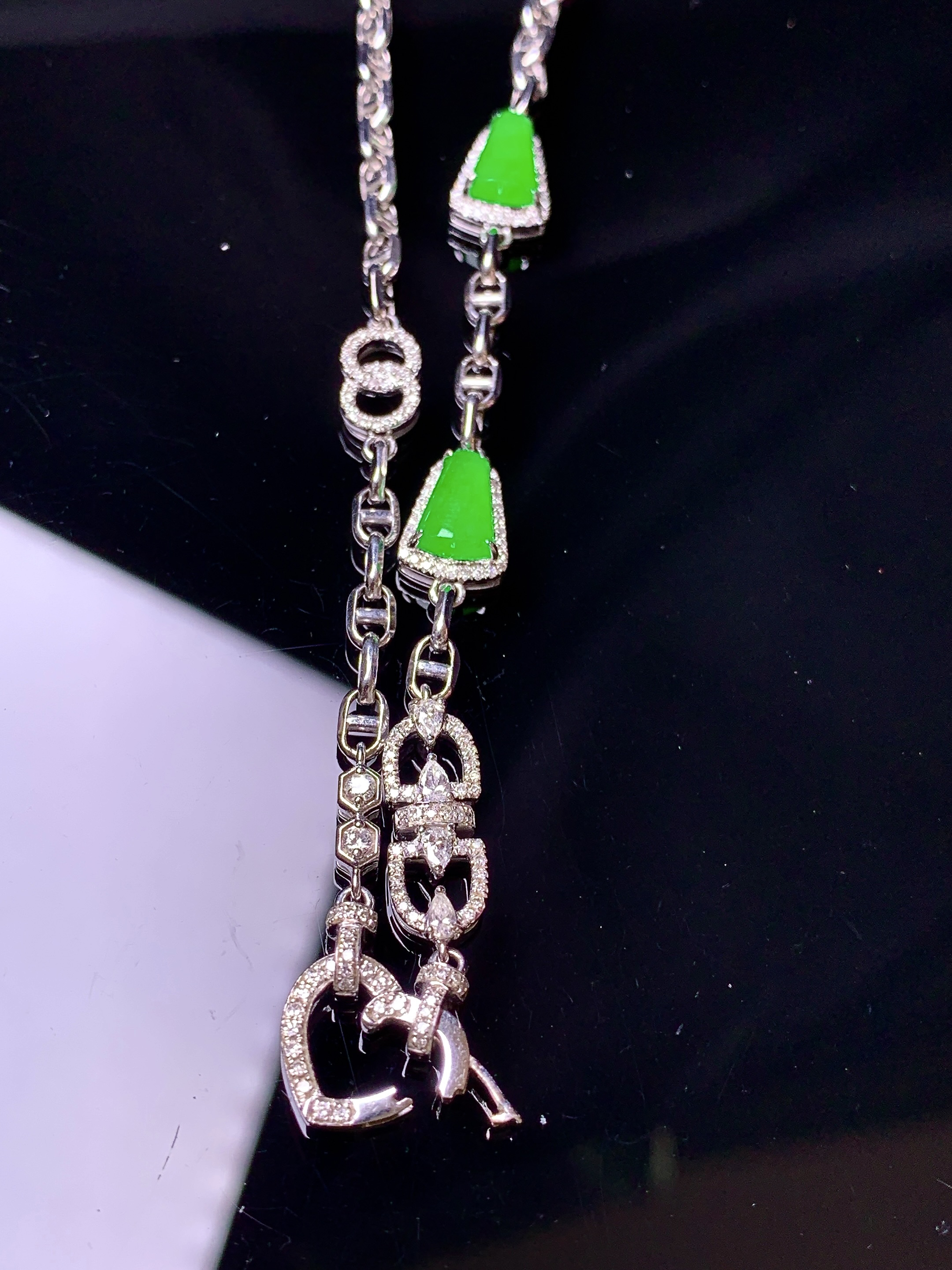 18k金钻镶嵌冰阳绿玉柱多用项链 玉质细腻 色泽艳丽清新 水润亮眼 裸石尺寸6.8*4.6*2.5 j4