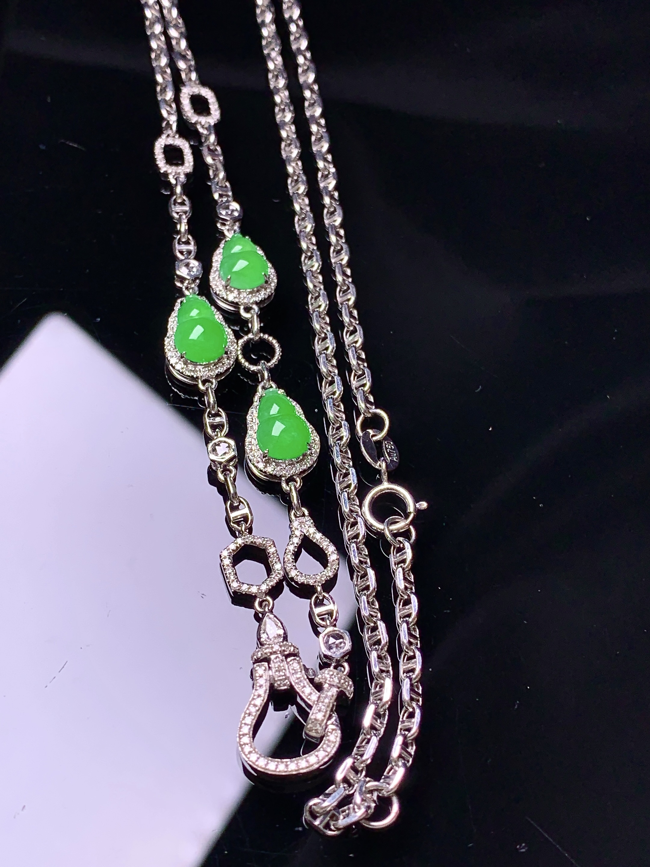 18k金钻镶嵌冰阳绿葫芦多用项链 玉质细腻 色泽艳丽清新 水润亮眼 裸石尺寸7.5*5*2.3j4
