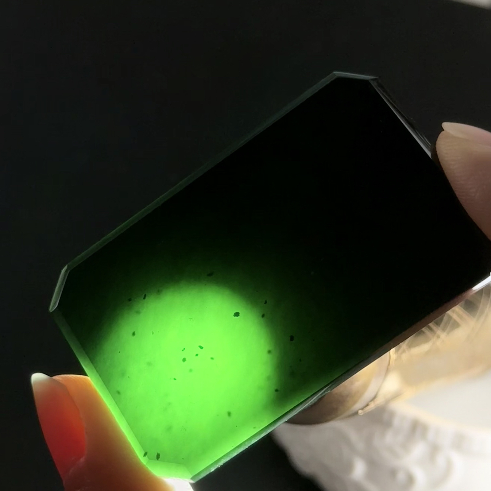 精品墨翠雪花棉墨翠无事牌 种好色正 黑度极好 打灯通透 油性十足 尺寸51.9