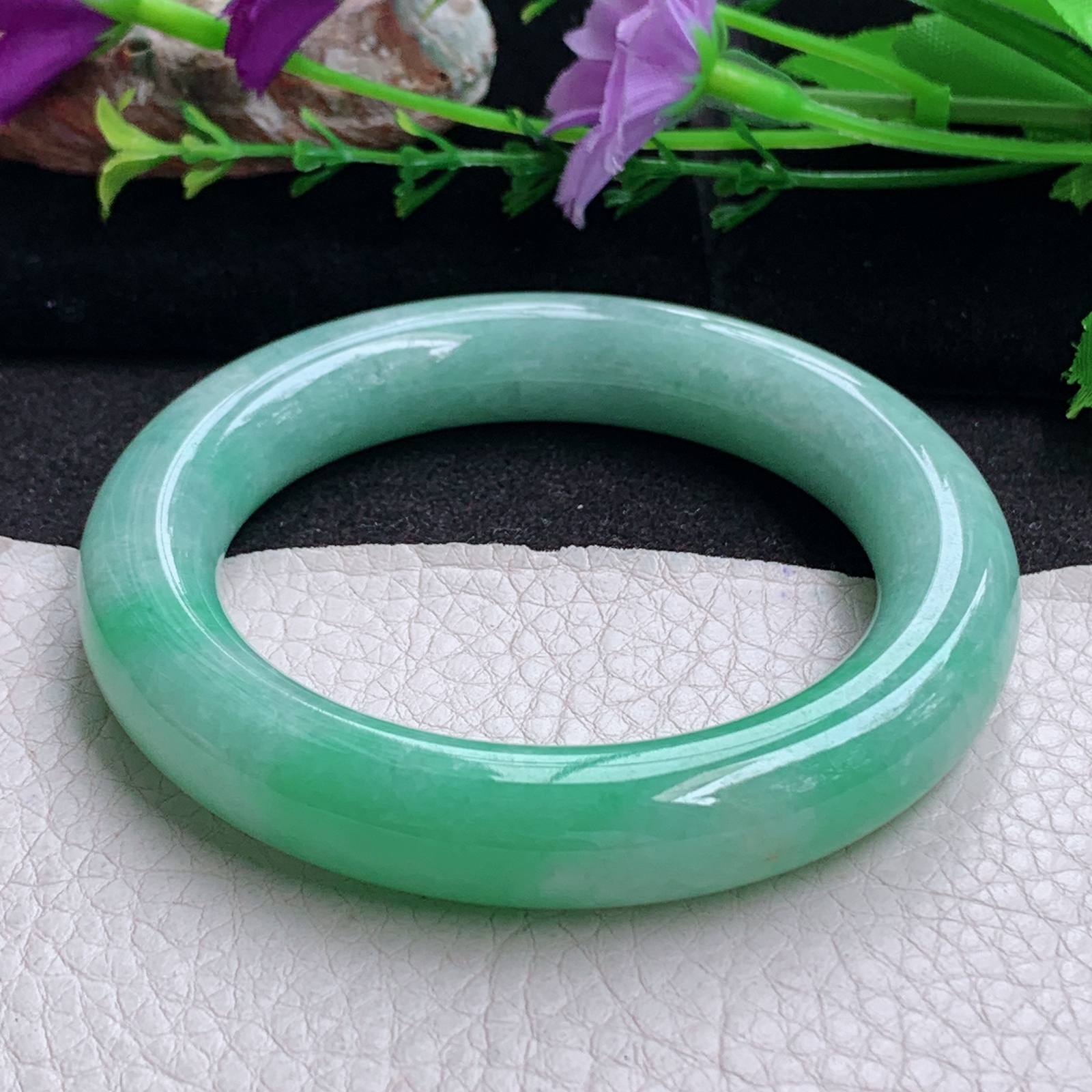 xc实拍55*12*11.5胖圆镯 天然缅甸翡翠手镯飘绿厚装圆条玉镯子