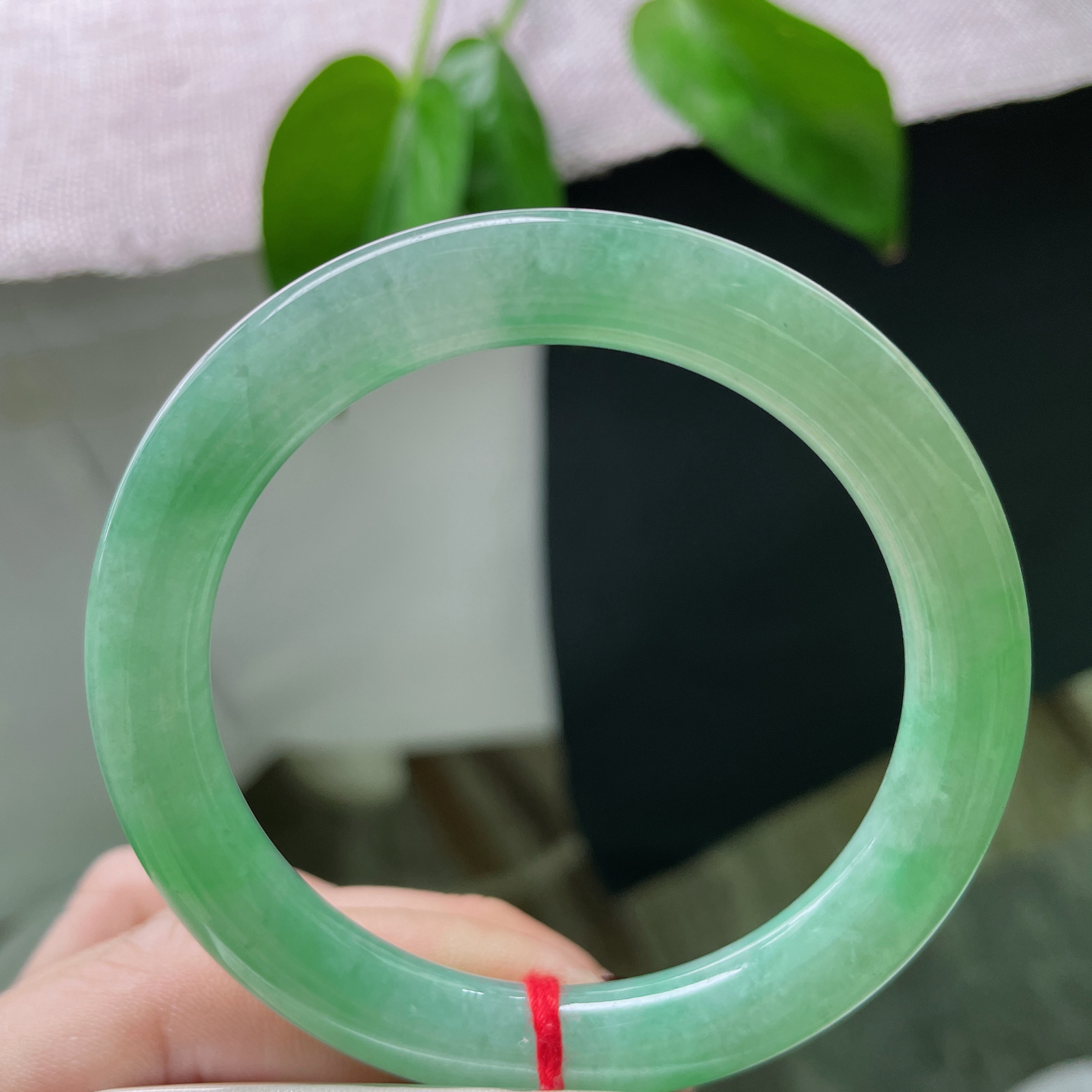 53.9/9.1，满绿圆条，色泽贵气，是与天地自然的一次对话，沉稳中自有波澜。皮纹，ss50857a..