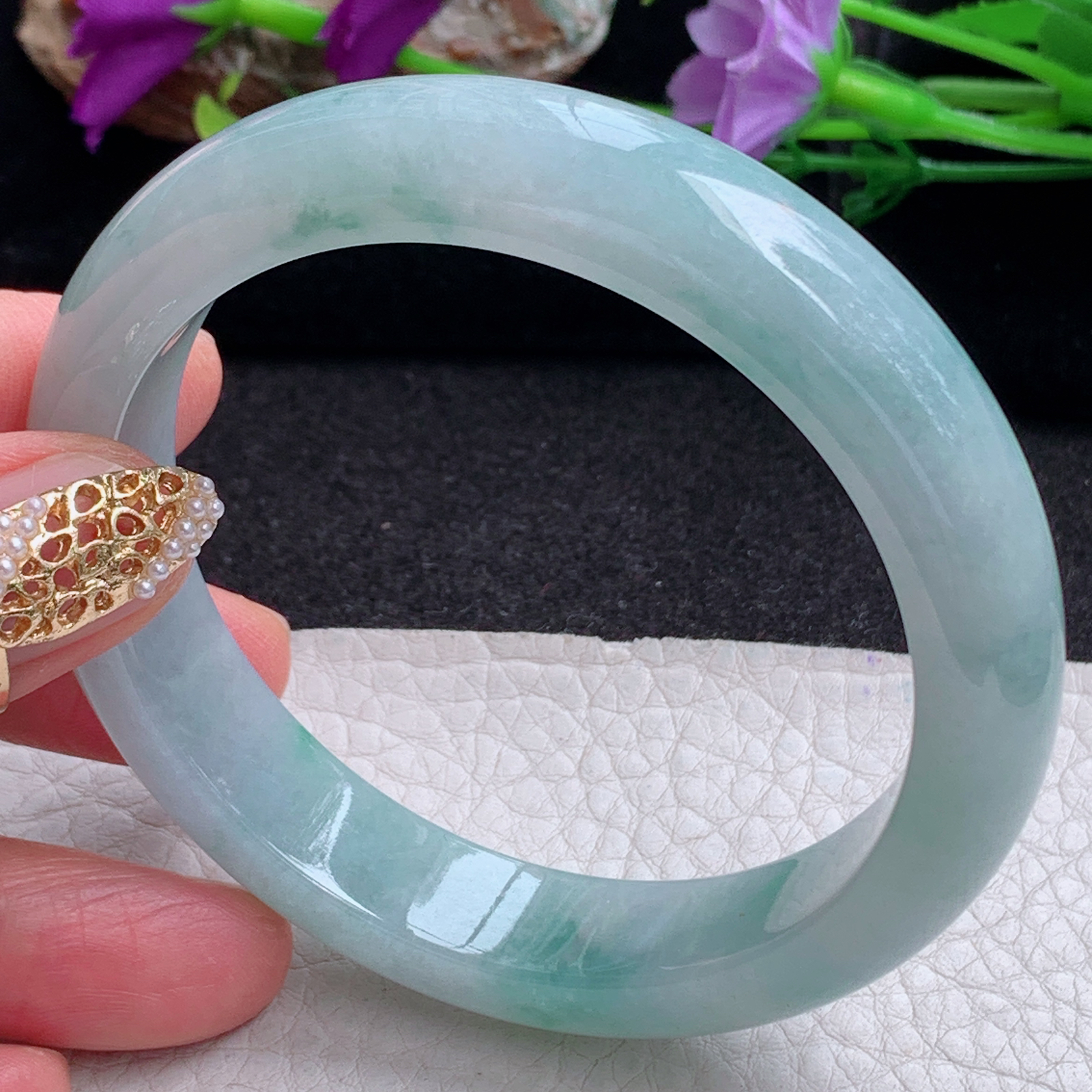 ee实拍58*12.6*8.5平安镯 天然缅甸翡翠手镯蓝底飘绿胶感正圈玉镯子