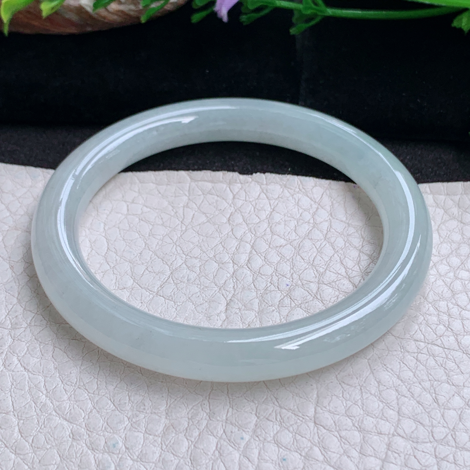 n实拍54.3*8.3美人镯 天然缅甸翡翠a货手镯淡绿圆条正圈叮当镯