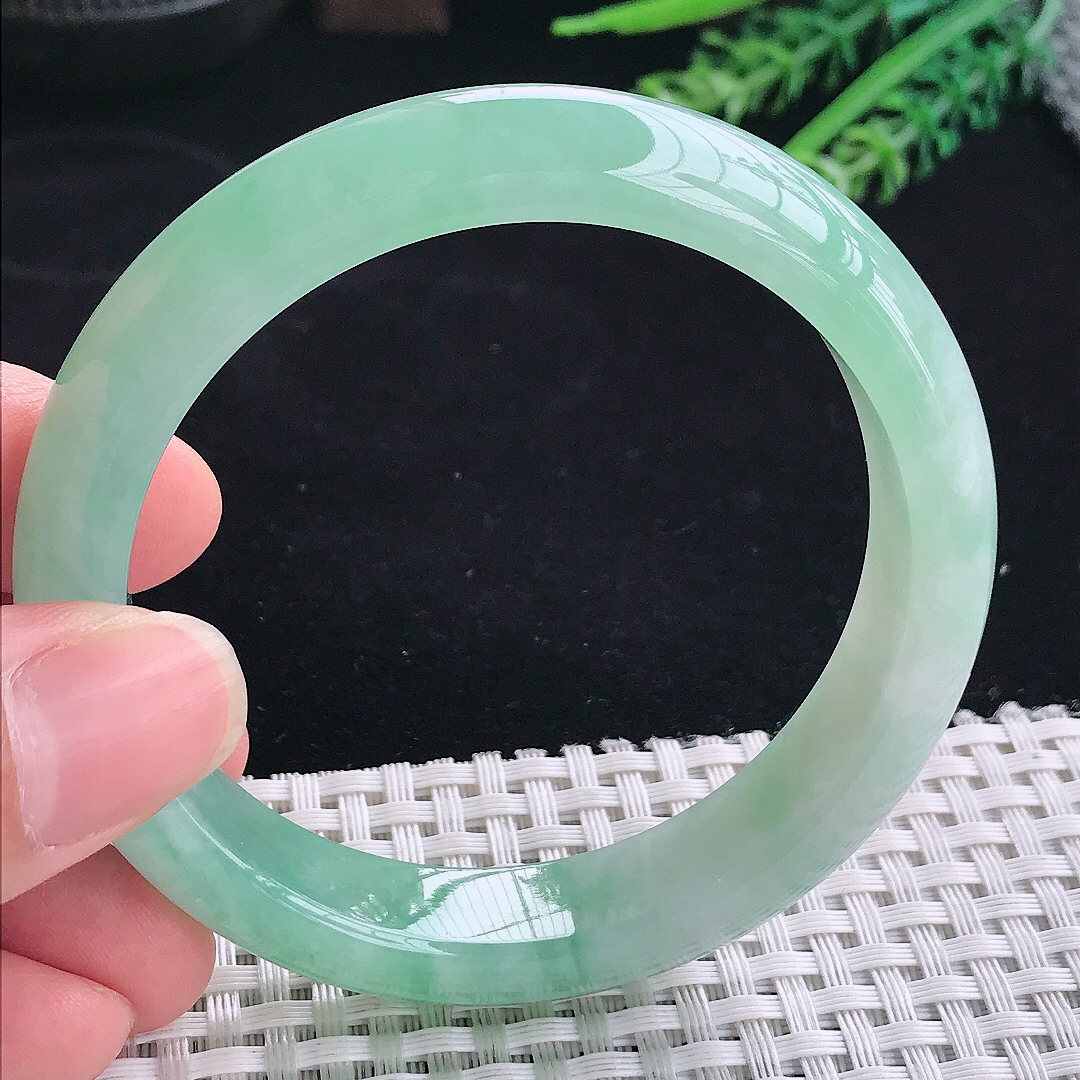 实拍A货翡翠57.5/13/8.1老坑冰胶冰晴绿甜绿手镯翡翠宽边玉镯平安镯