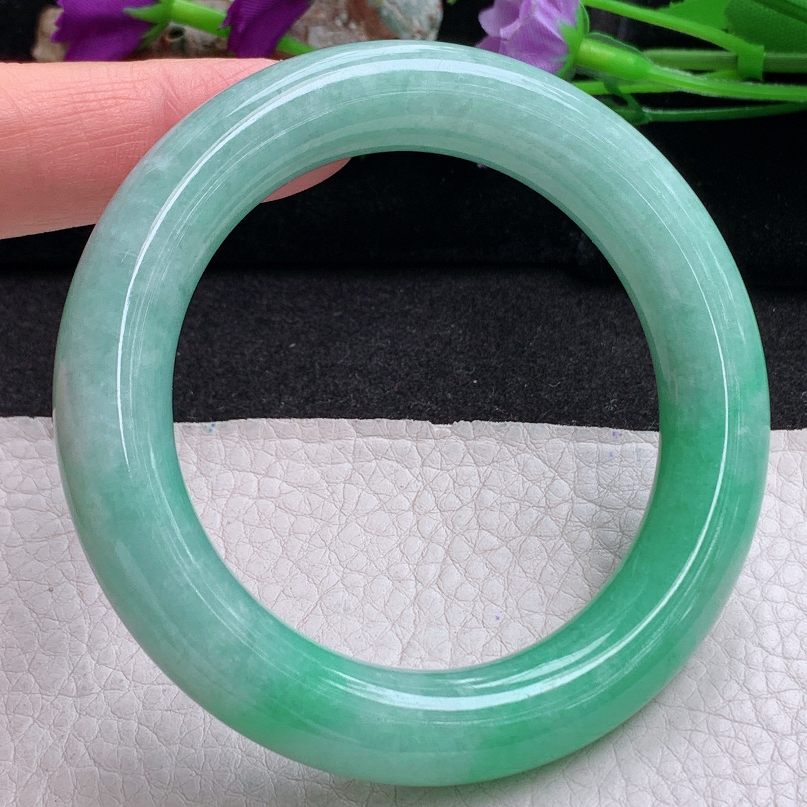 xc实拍55*12*11.5胖圆镯 天然缅甸翡翠手镯飘绿厚装圆条玉镯子