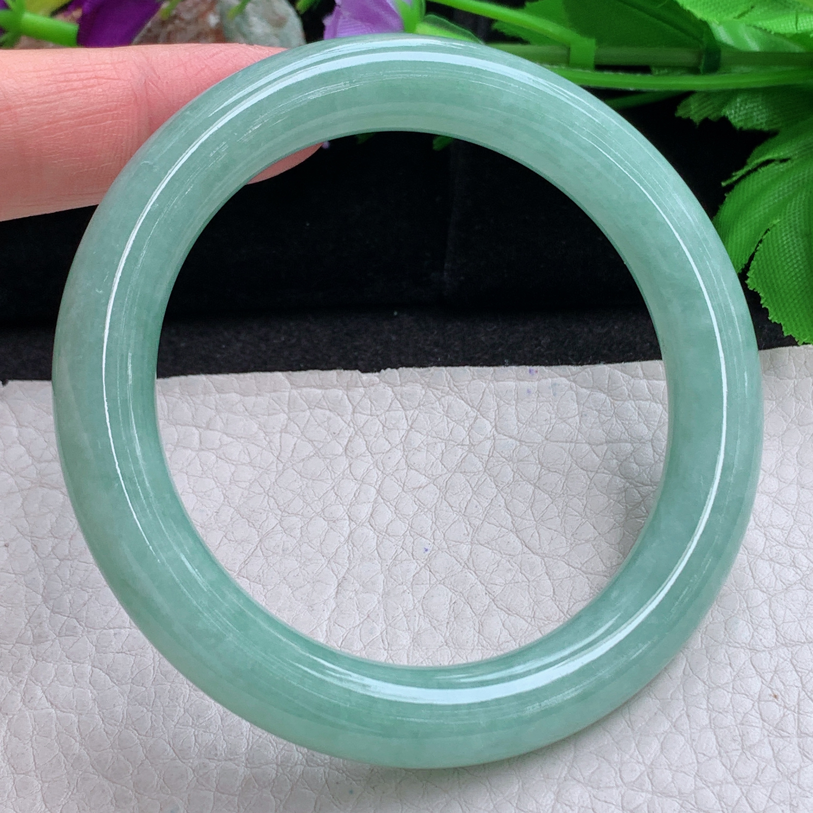 n大圈口59*10.5美人镯 天然缅甸翡翠a货手镯满绿圆条正圈叮当镯