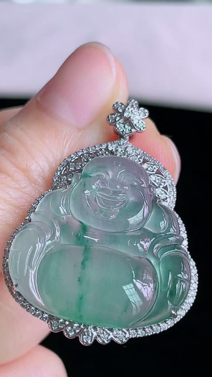 【翡翠名称】18K金豪华镶钻冰飘花佛公吊坠
【翡翠尺寸】含金36.2/26.7/8mm
【翡翠描述】