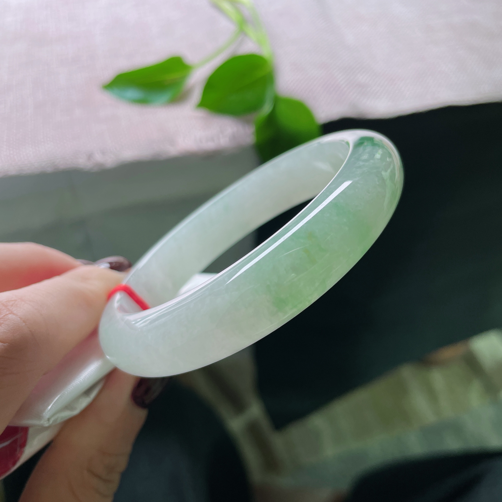 59.8/13.1/8飘花正圈，大圈口，丝丝缕缕、片片点点的绿色，如同水墨画中的写意笔触..