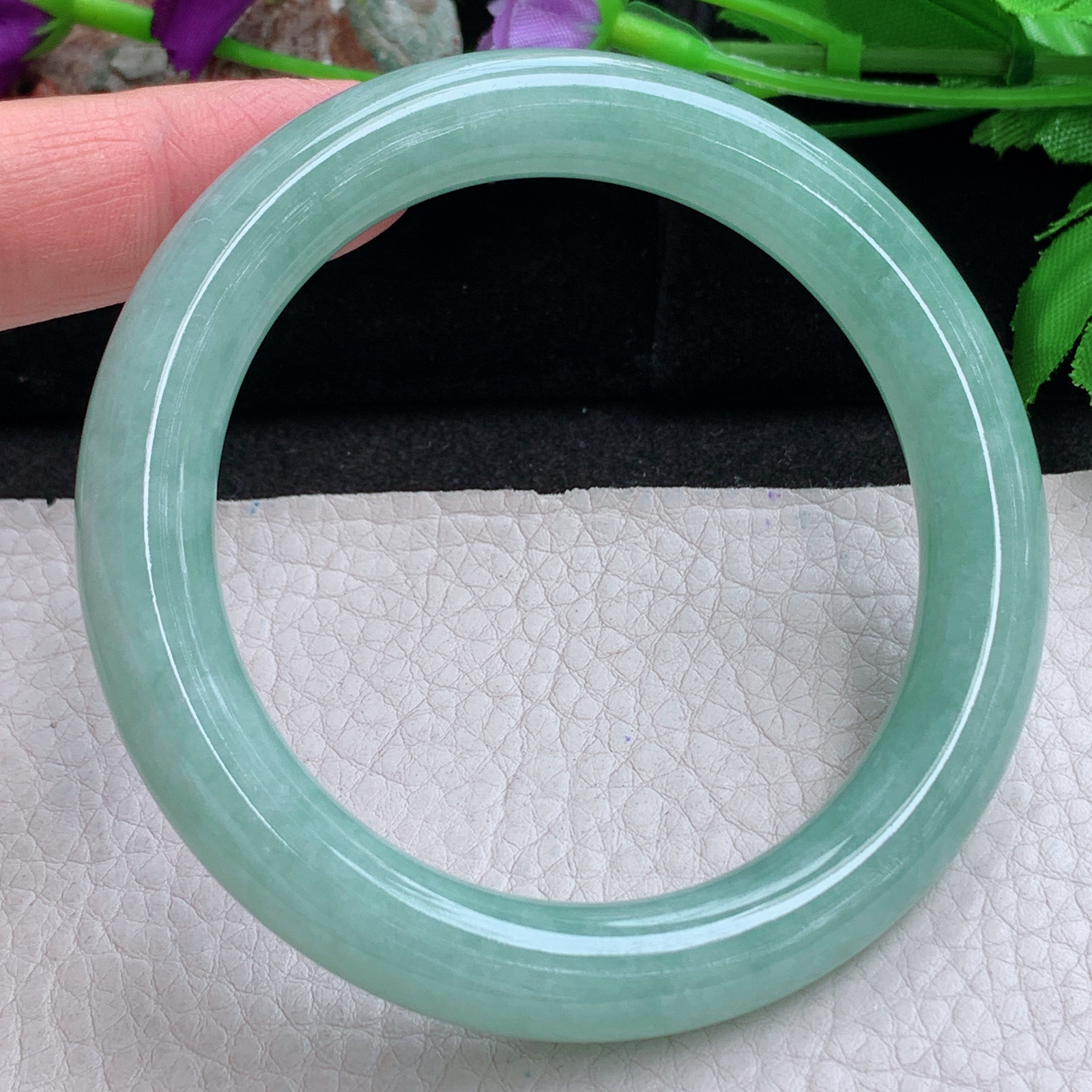 n大圈口59*10.5美人镯 天然缅甸翡翠a货手镯满绿圆条正圈叮当镯