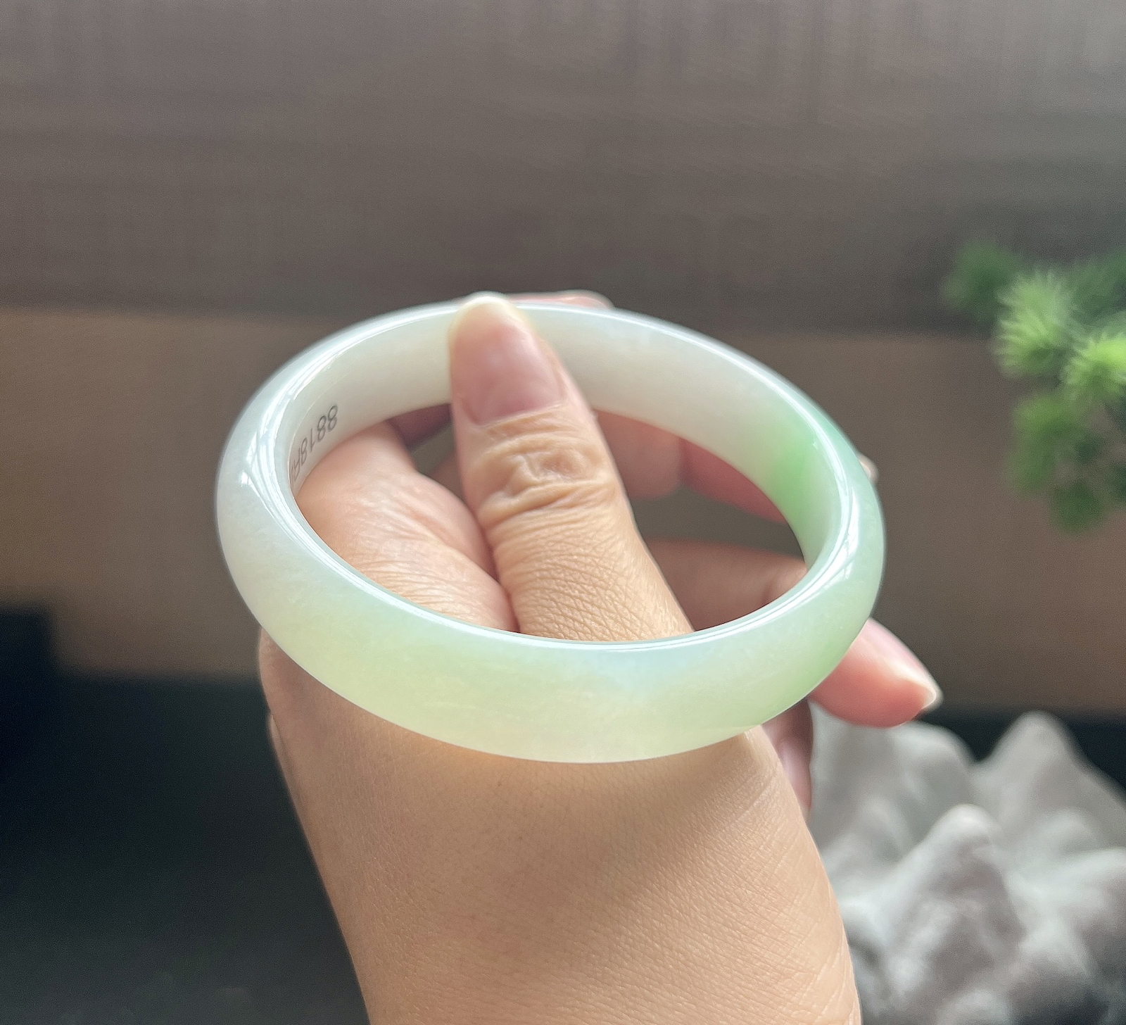 58.5圈口 正圈飘绿手镯