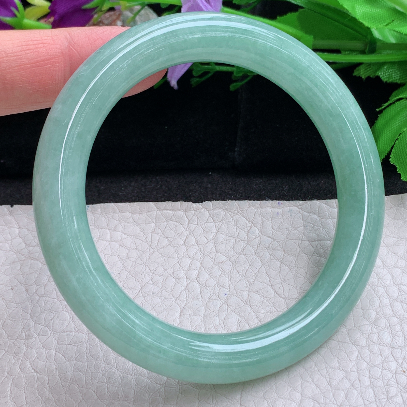 n大圈口59*10.5美人镯 天然缅甸翡翠a货手镯满绿圆条正圈叮当镯