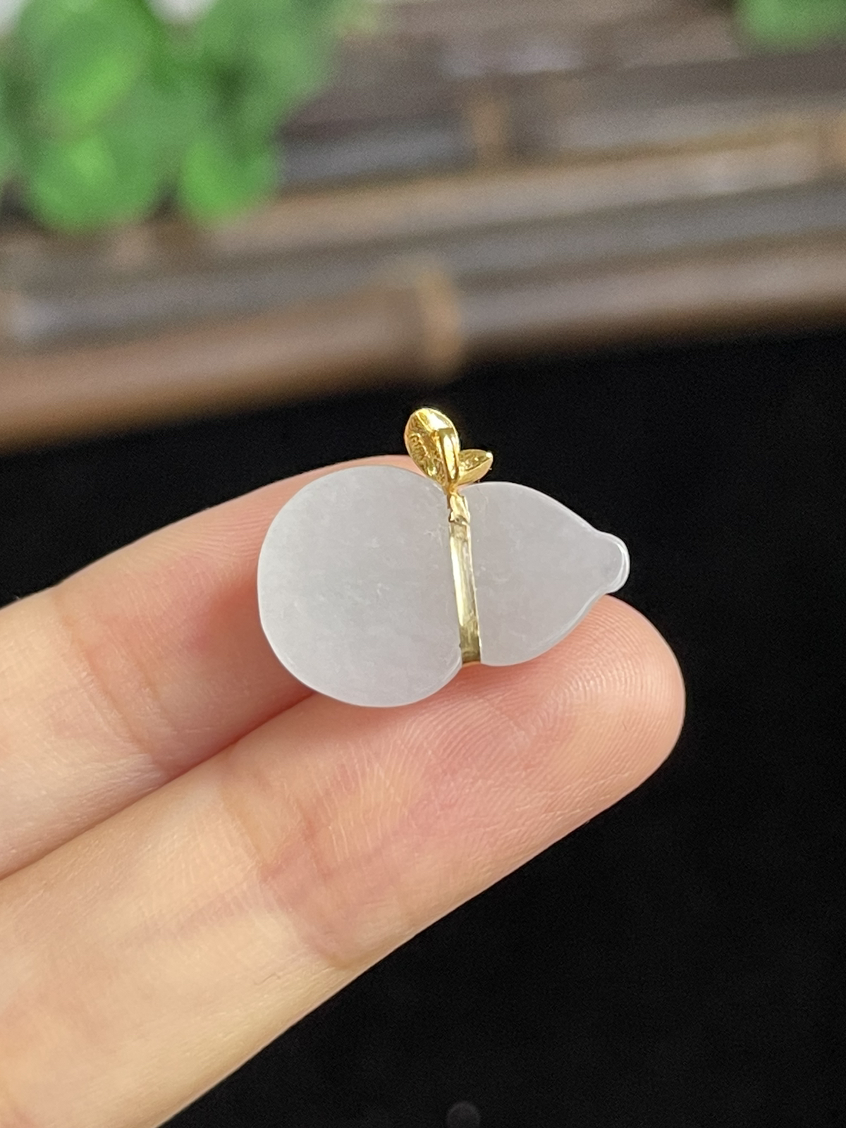 翡翠挂坠，印记：G18K