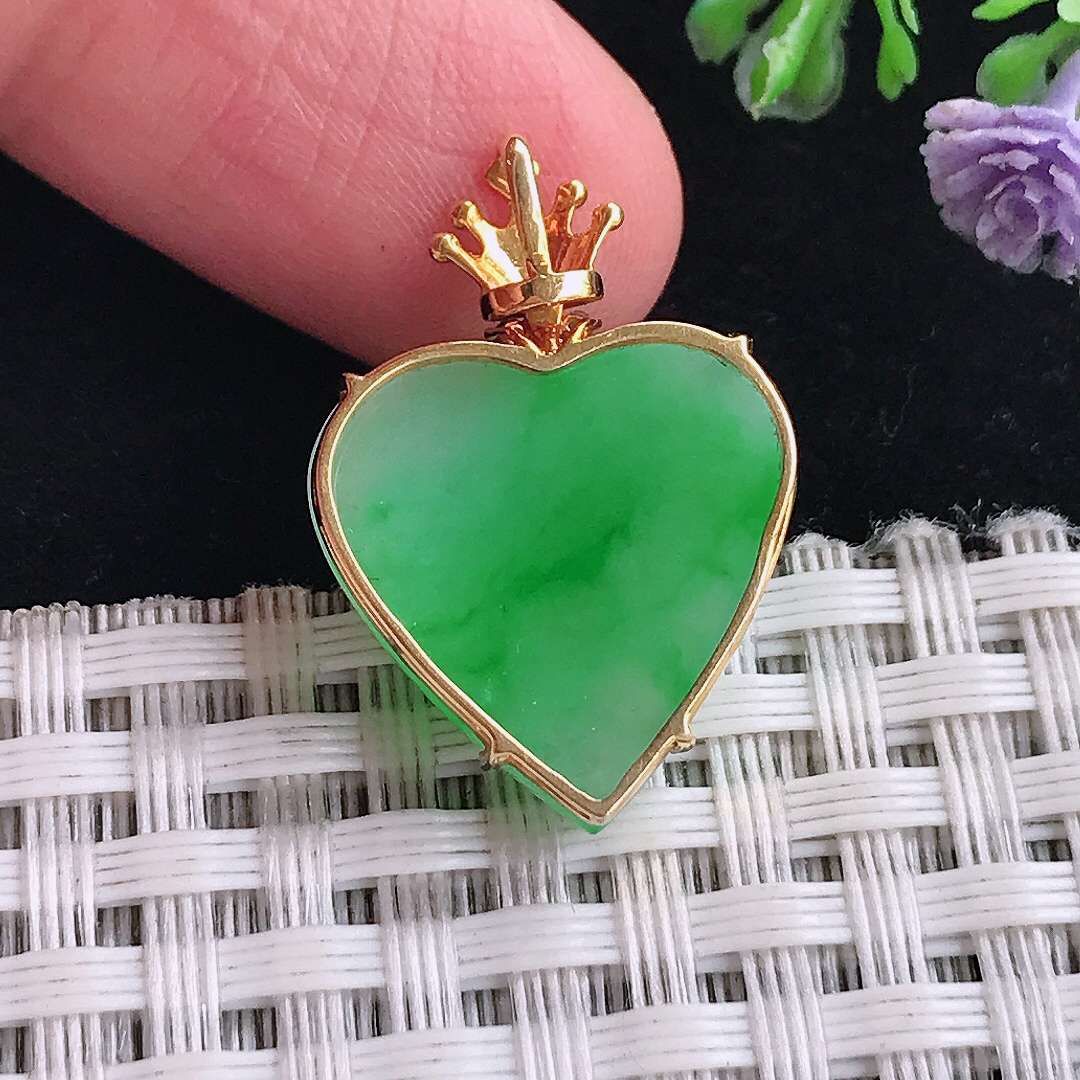 自然光25.2/17.6/6.5老坑18k金镶嵌阳绿爱心吊坠翡翠玉坠挂件