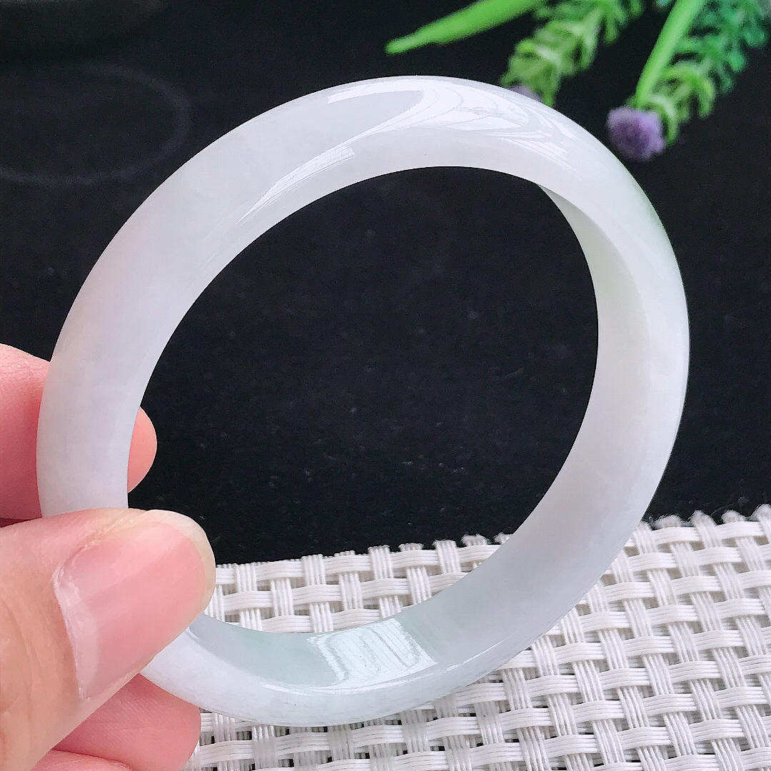 实拍A货翡翠57/11.3/7老坑秀气冰润飘花手镯翡翠宽边玉镯平安镯