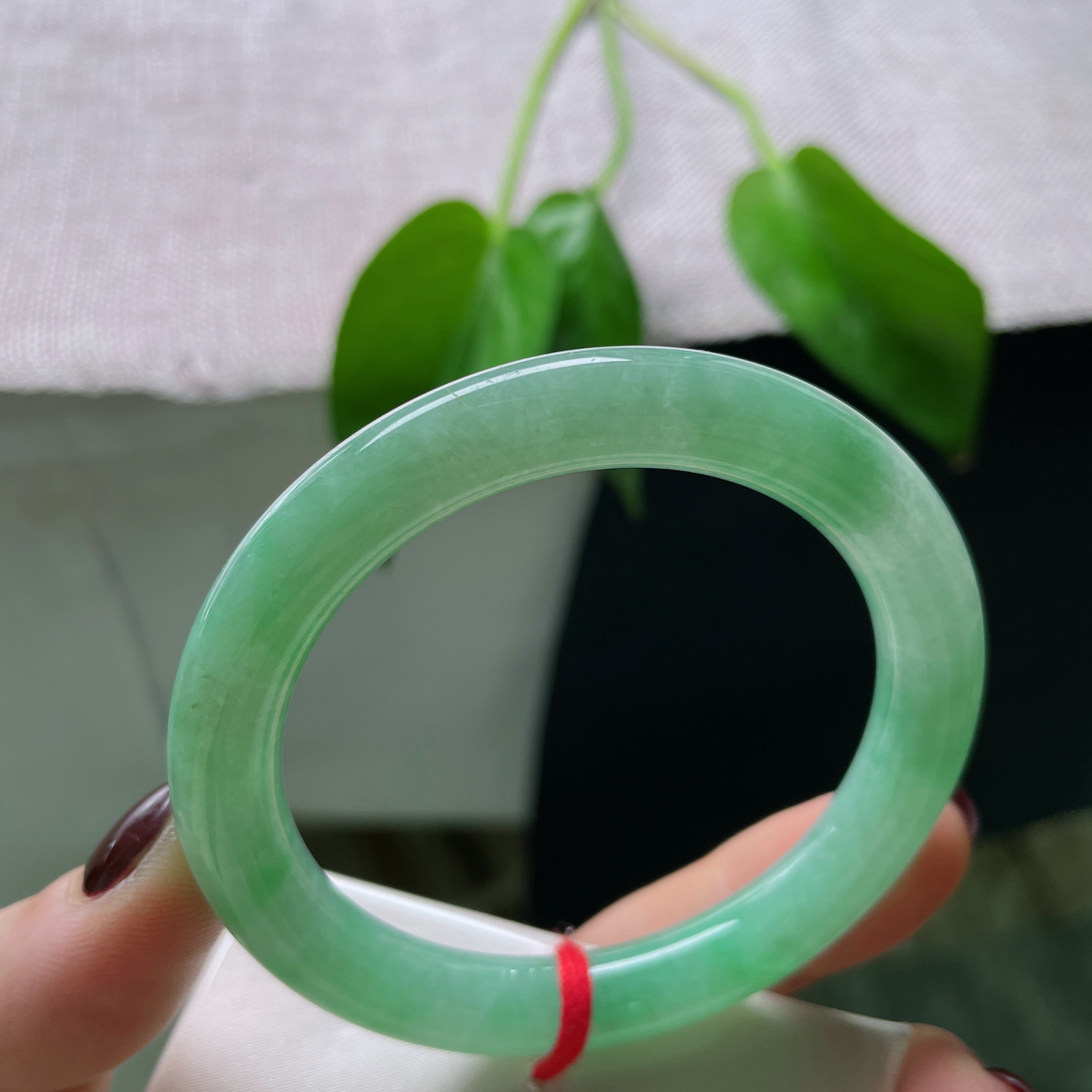 53.9/9.1，满绿圆条，色泽贵气，是与天地自然的一次对话，沉稳中自有波澜。皮纹，ss50857a..