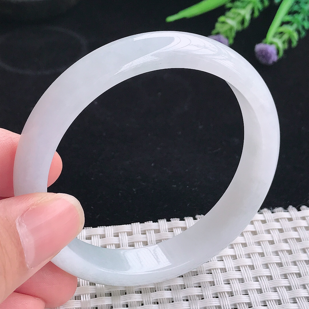 实拍A货翡翠57/11.3/7老坑秀气冰润飘花手镯翡翠宽边玉镯平安镯