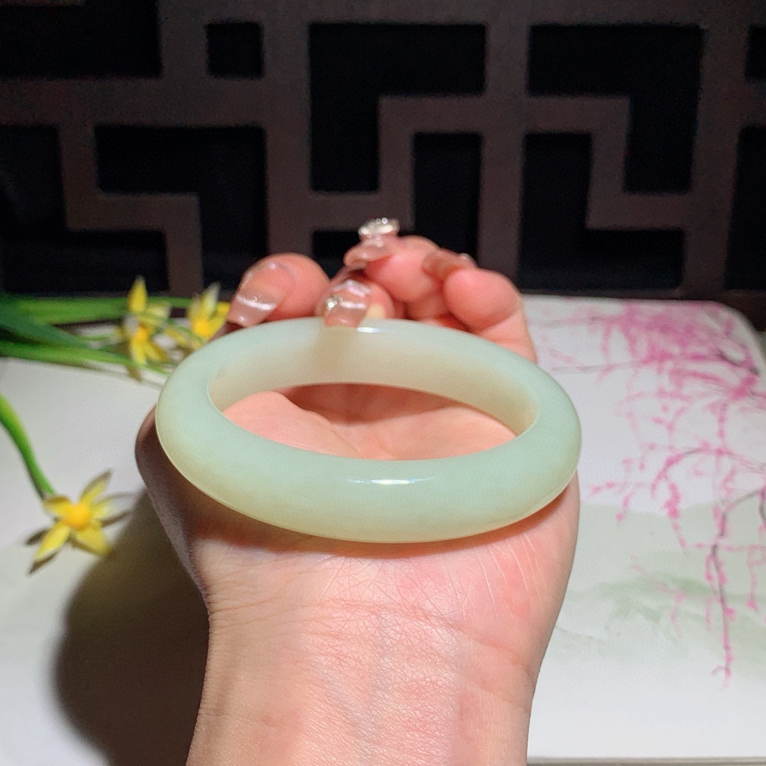 和田玉54圈口黄口料宽条贵妃手镯，内径58/47玉质细腻油润 底色纯净 无裂无杂 脂粉好，品质好