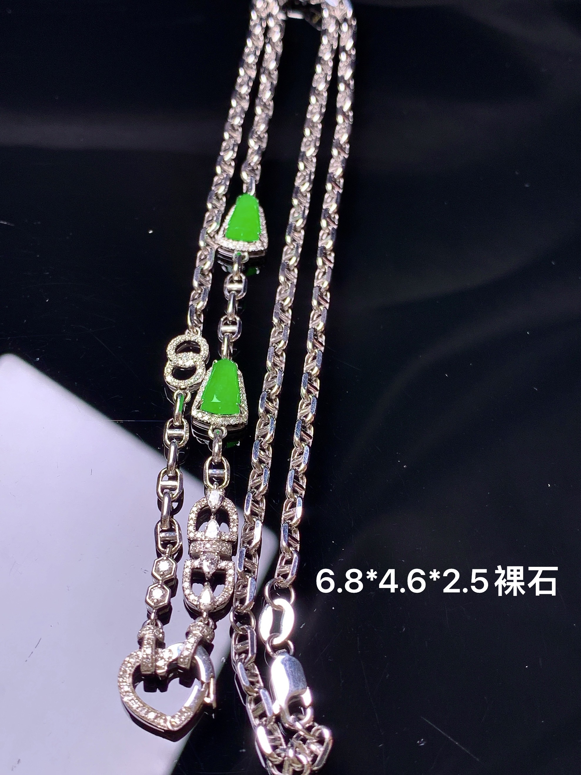 18k金钻镶嵌冰阳绿玉柱多用项链 玉质细腻 色泽艳丽清新 水润亮眼 裸石尺寸6.8*4.6*2.5 j4