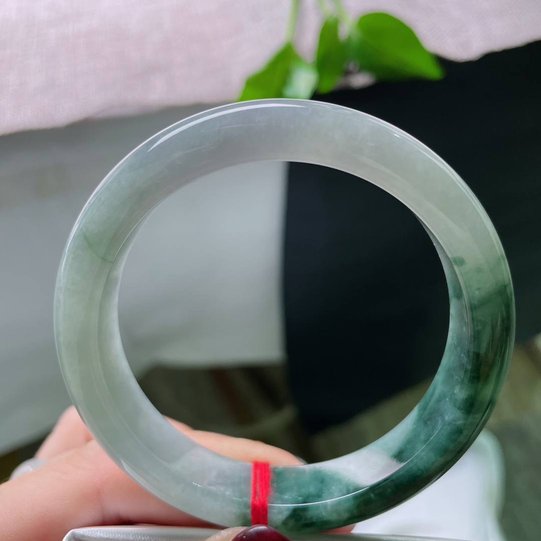 55.5/12.2/8.3飘花正圈，水润细腻，半山水有相逢，贵气，无裂，ss51358a