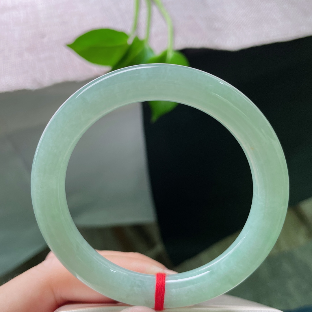 55.2/9.9果绿圆条，水润，细腻，青春年华，无裂，ss48979a