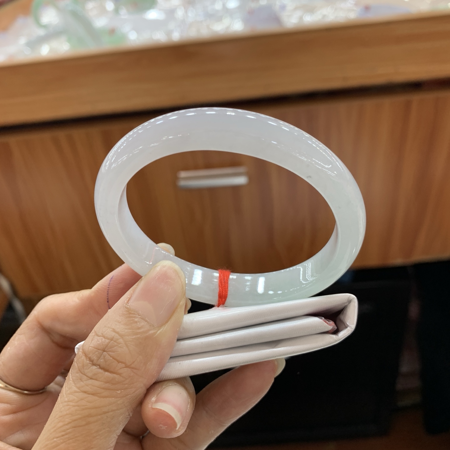 042017MMJ冰底色贵妃翡翠手镯55.3-48.6-10.5-6.8