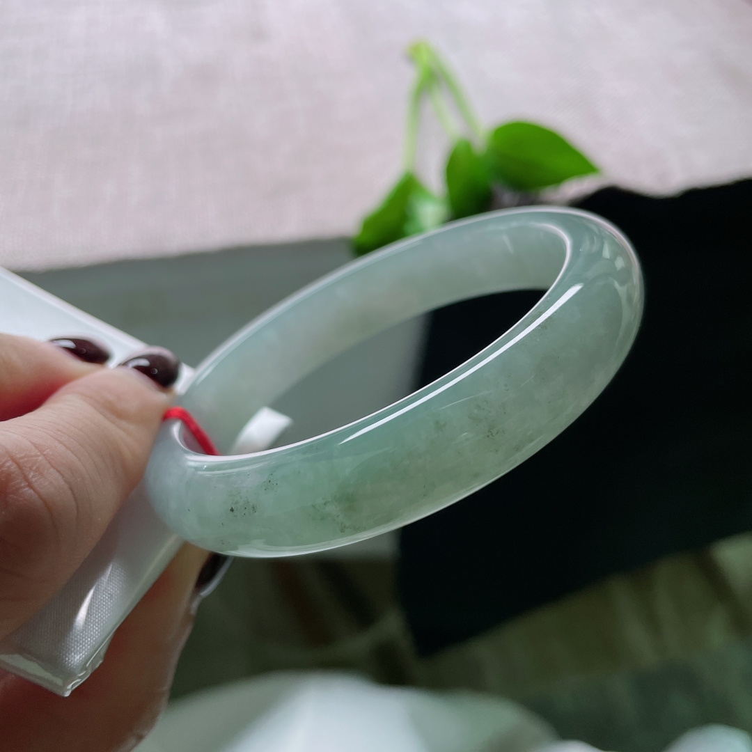 58.6/12.7/8蓝底正圈，水润细腻。悠悠岁月，温婉，乌鸡，无裂。ss51119a