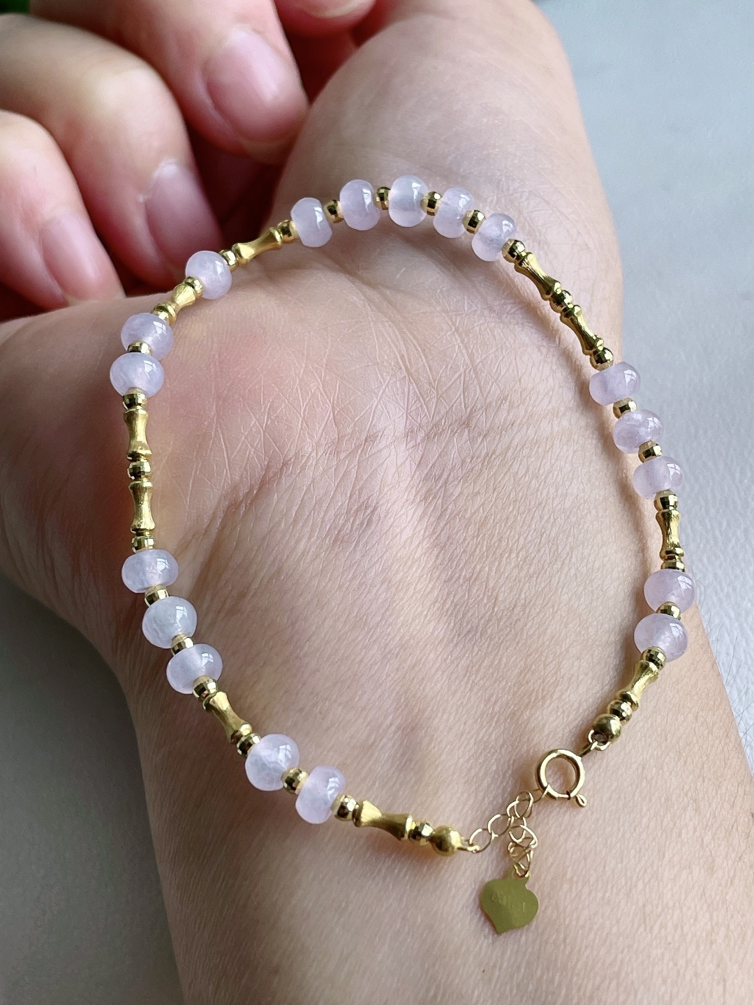 【珠子】冰紫底手串圆珠算盘珠手串【说明】缅甸 性比高  【尺寸】4.8-3mm【重量】3.6克