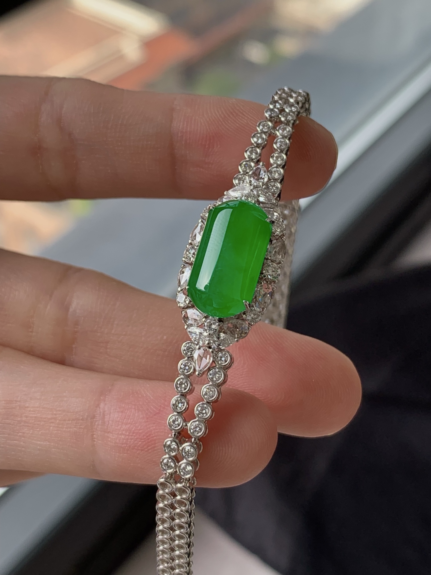 ️【18k金镶嵌马鞍手链】种老细腻，色阳浓郁起胶，尺寸：长度：17.5，成品：21.1*12.1*8.2，裸石：14.8*8,b17419