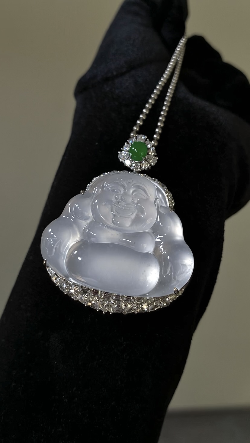 ️【18k金镶嵌坐佛吊坠】冰润水透，种老细腻起荧，成品：47.3*38.2*14.6，裸石：30.