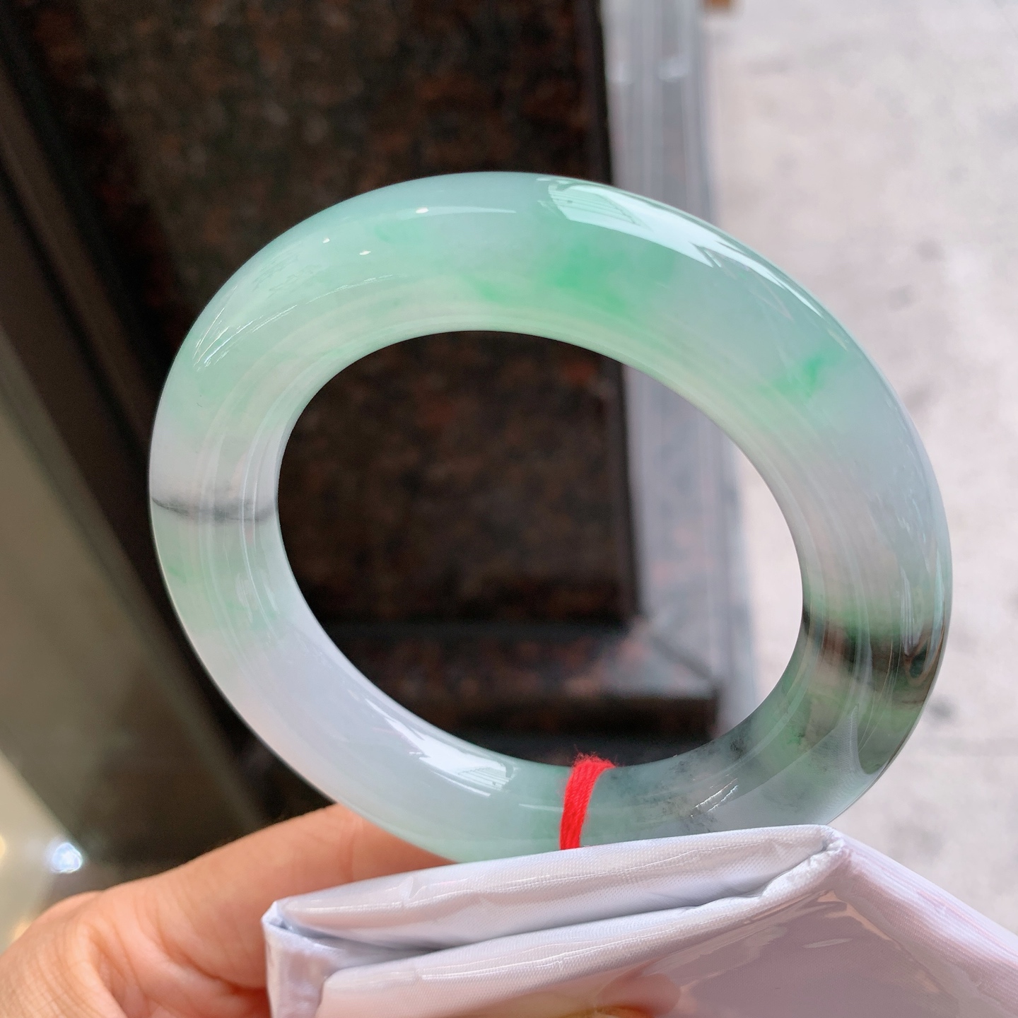 圆条冰种飘花，无裂，尺寸：55.4/13.3/13.2，版型好