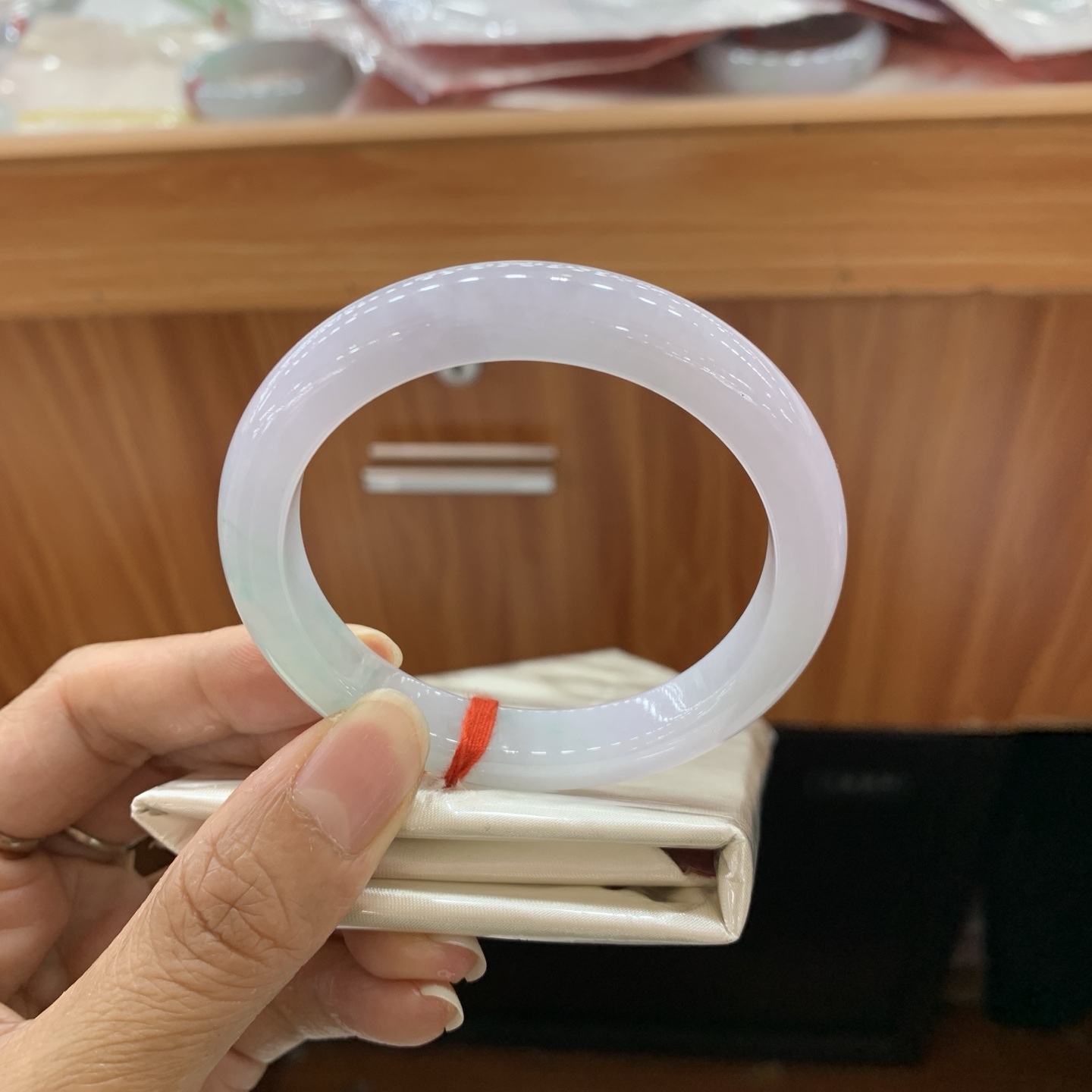 042008FN飘绿正圈翡翠手镯54-10.1-7.9