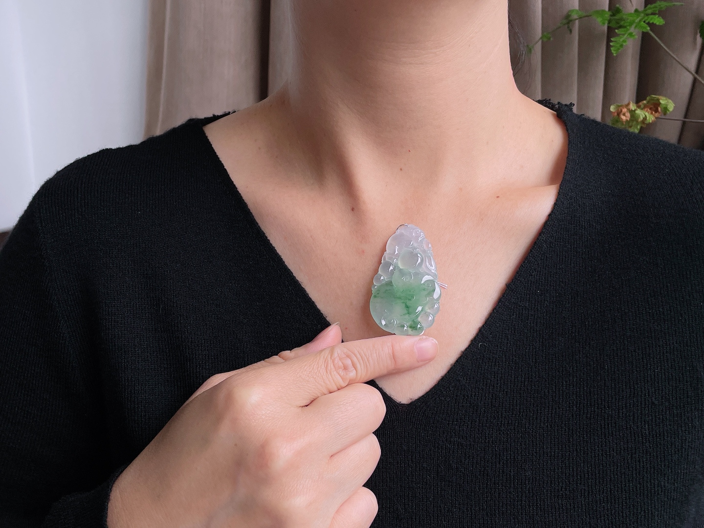 【裸石】冰飘花貔貅如意吊坠【说明】缅甸 无裂 性比高  【尺寸】51.6-30.6-5.7【重量】18克