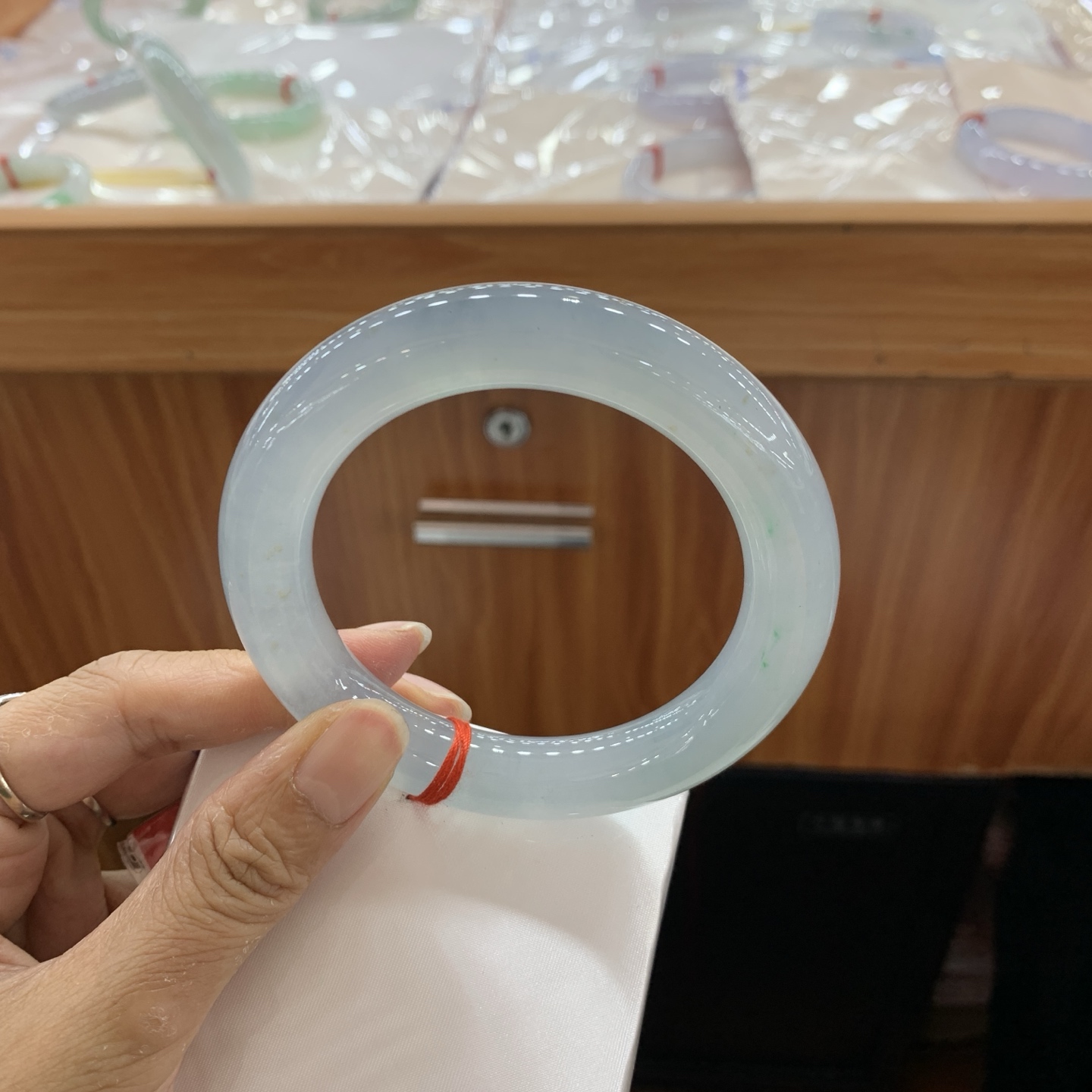 042040CZ冰胶蓝大圈口圆条翡翠手镯60-12.2-12.4