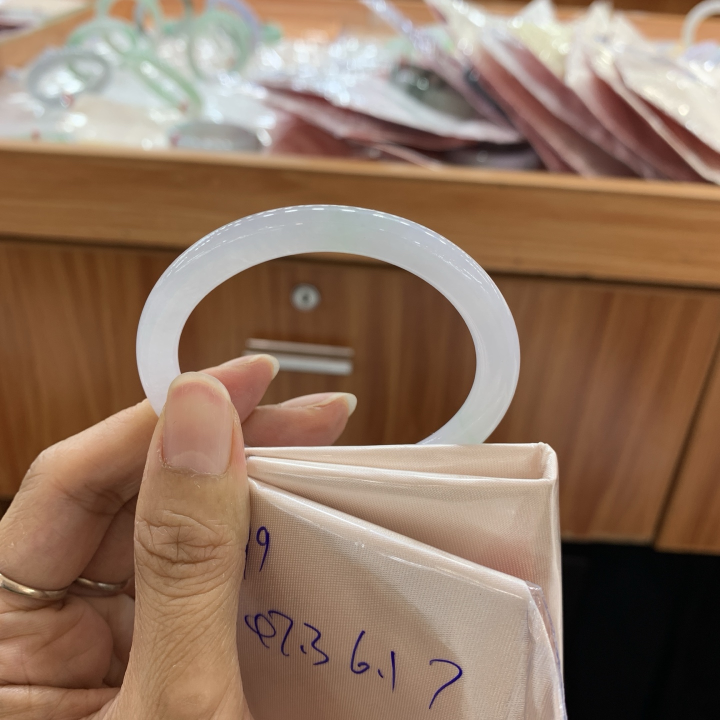 042001FN飘绿贵妃翡翠手镯54.3-47.3-6.1-7