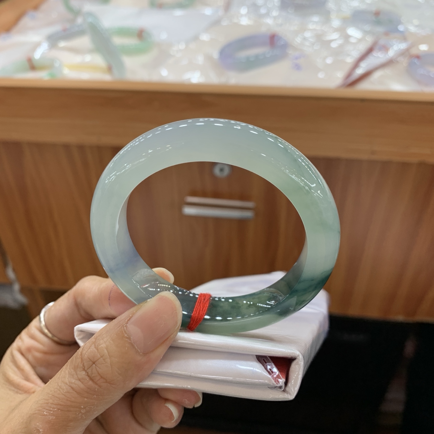 042037GX冰飘花正圈翡翠手镯52.8-11.2-9.3