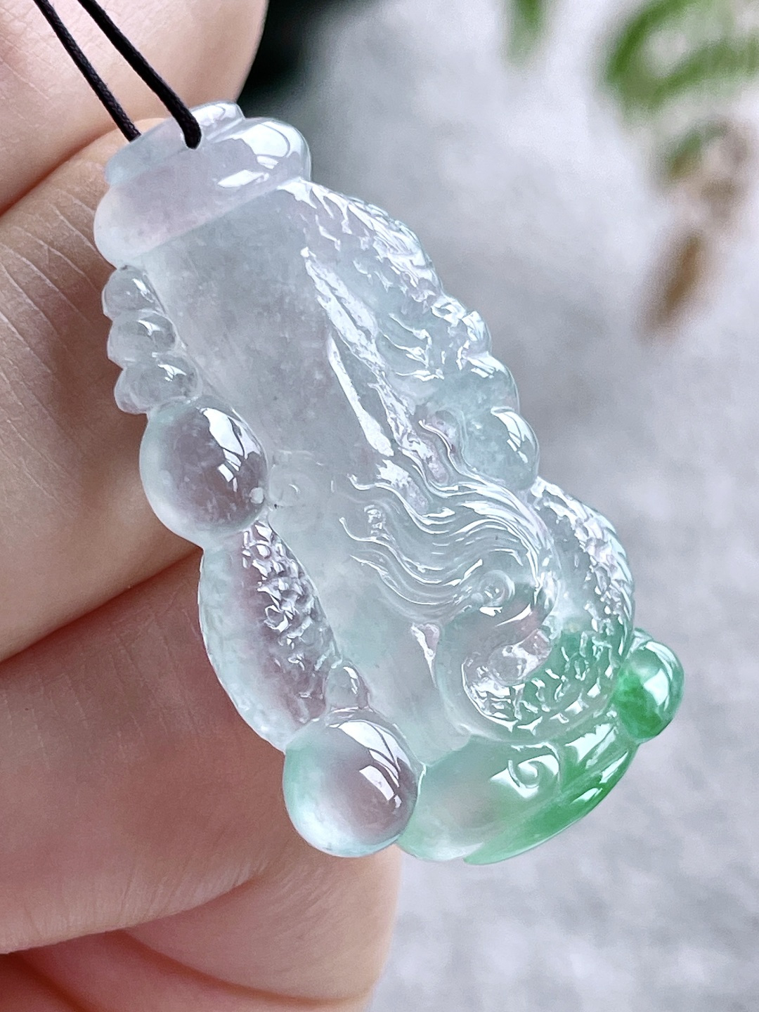 高冰飘绿花龙柱龙牌吊坠，缅料 无裂 性比高 飘花，35.3-19.8-6.2，7.5克