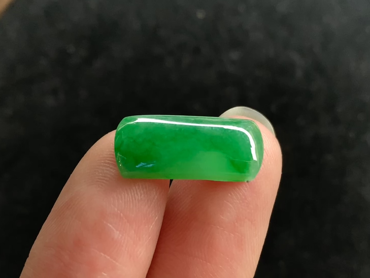 ️ 绿马鞍，尺寸17.7×7.3×4