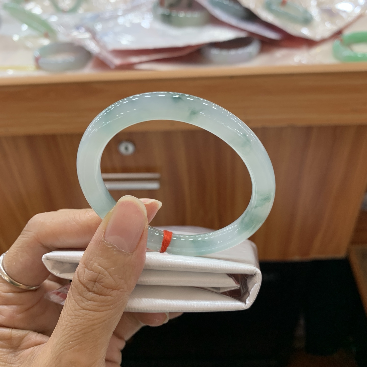 042009FN飘花贵妃翡翠手镯53.2-46.5-7.6