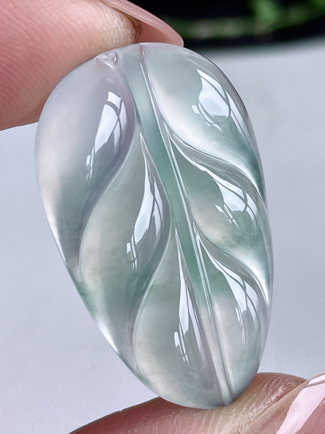 【裸石】叶子大树叶吊坠【说明】缅甸 无裂 性比高  【尺寸】30.4-19.2-3.4【重量】3.9克