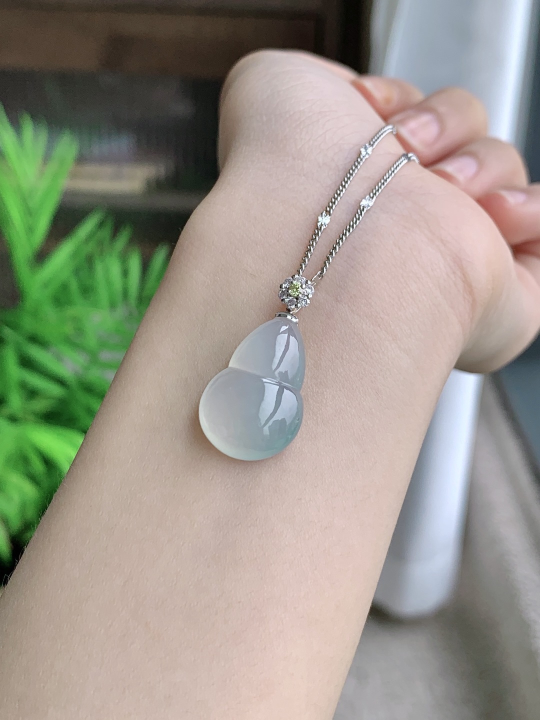 【镶嵌】葫芦吊坠【说明】缅甸 18k金镶嵌 性比高  【整体】27.7【裸石】20.7-14.4-