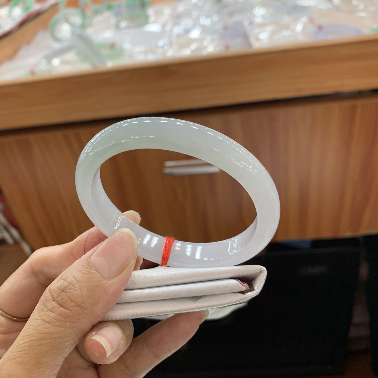 042017MMJ冰底色贵妃翡翠手镯55.3-48.6-10.5-6.8