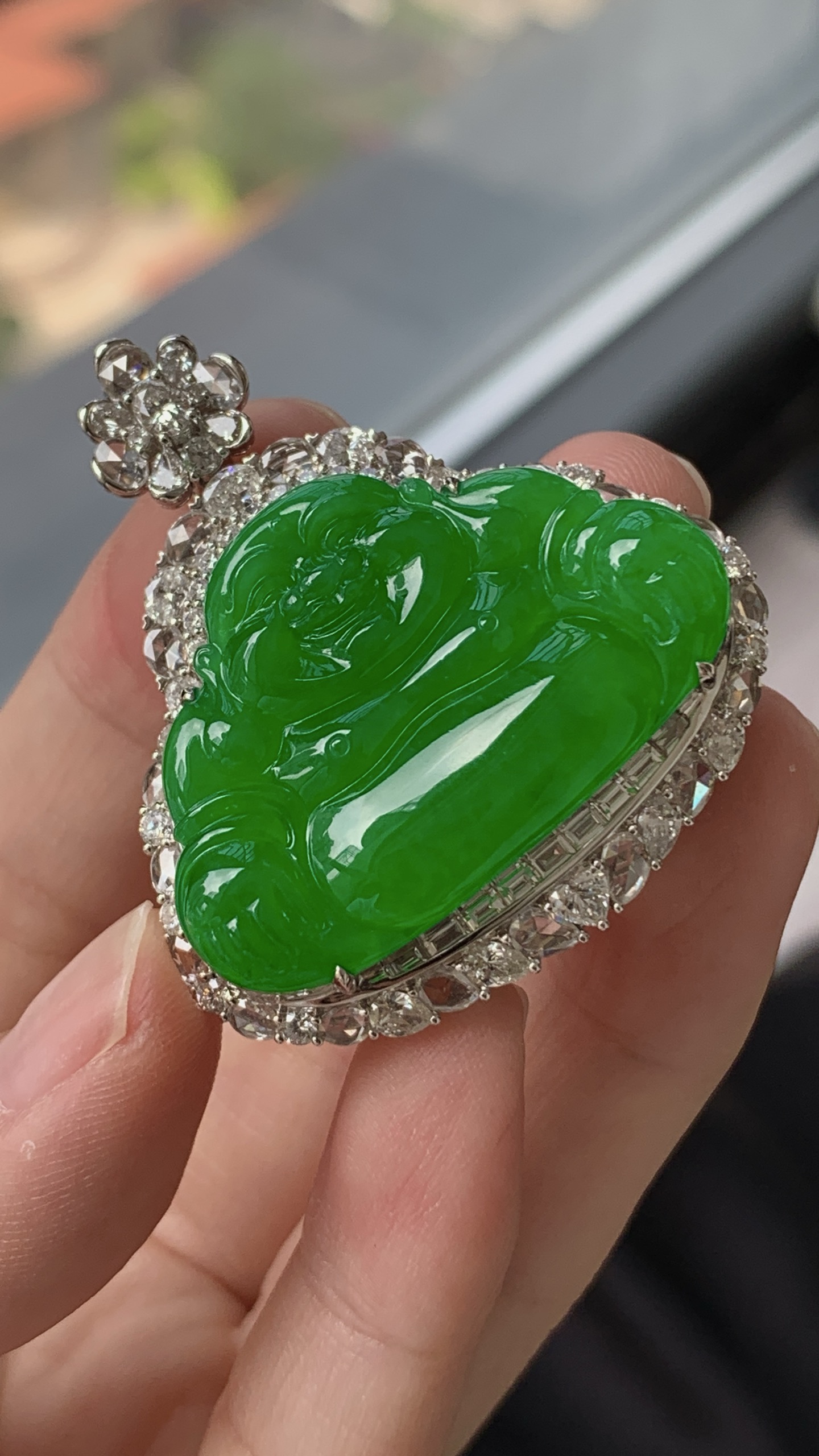 ️【18k金镶嵌坐佛吊坠】种老细腻，色阳浓郁起胶，成品：41.3*37.2*14，裸石：22.5*