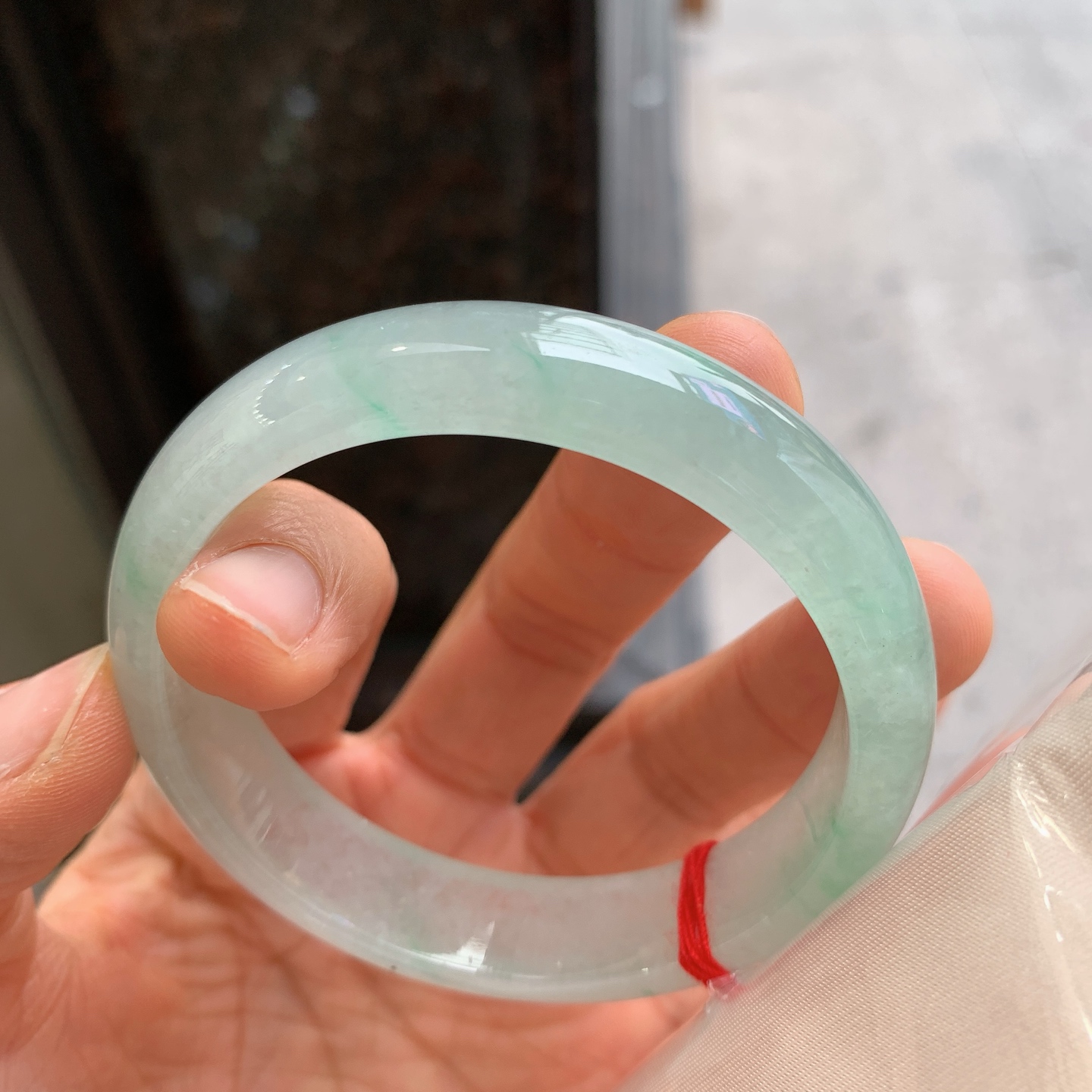 正圈冰种飘花 有颗美人痣 尺寸：56/13.2/7.2 冰润