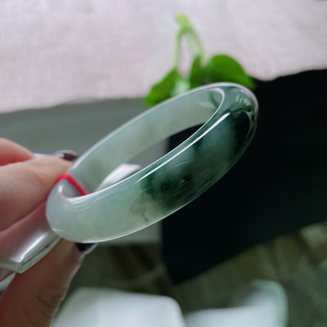 55.5/12.2/8.3飘花正圈，水润细腻，半山水有相逢，贵气，无裂，ss51358a