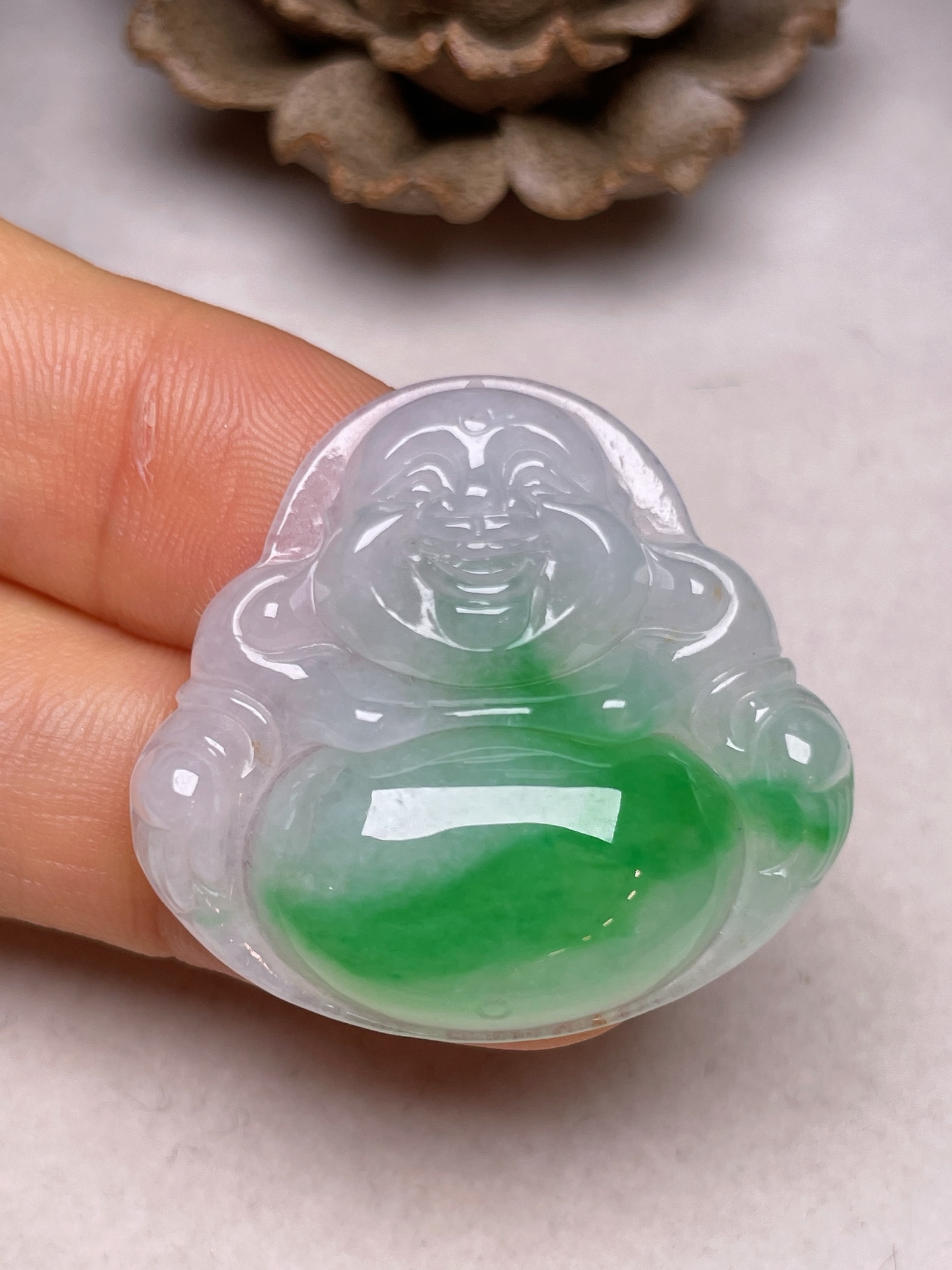 坐佛，冰糯种满色，无裂，一手货源，尺寸28/30/5.8