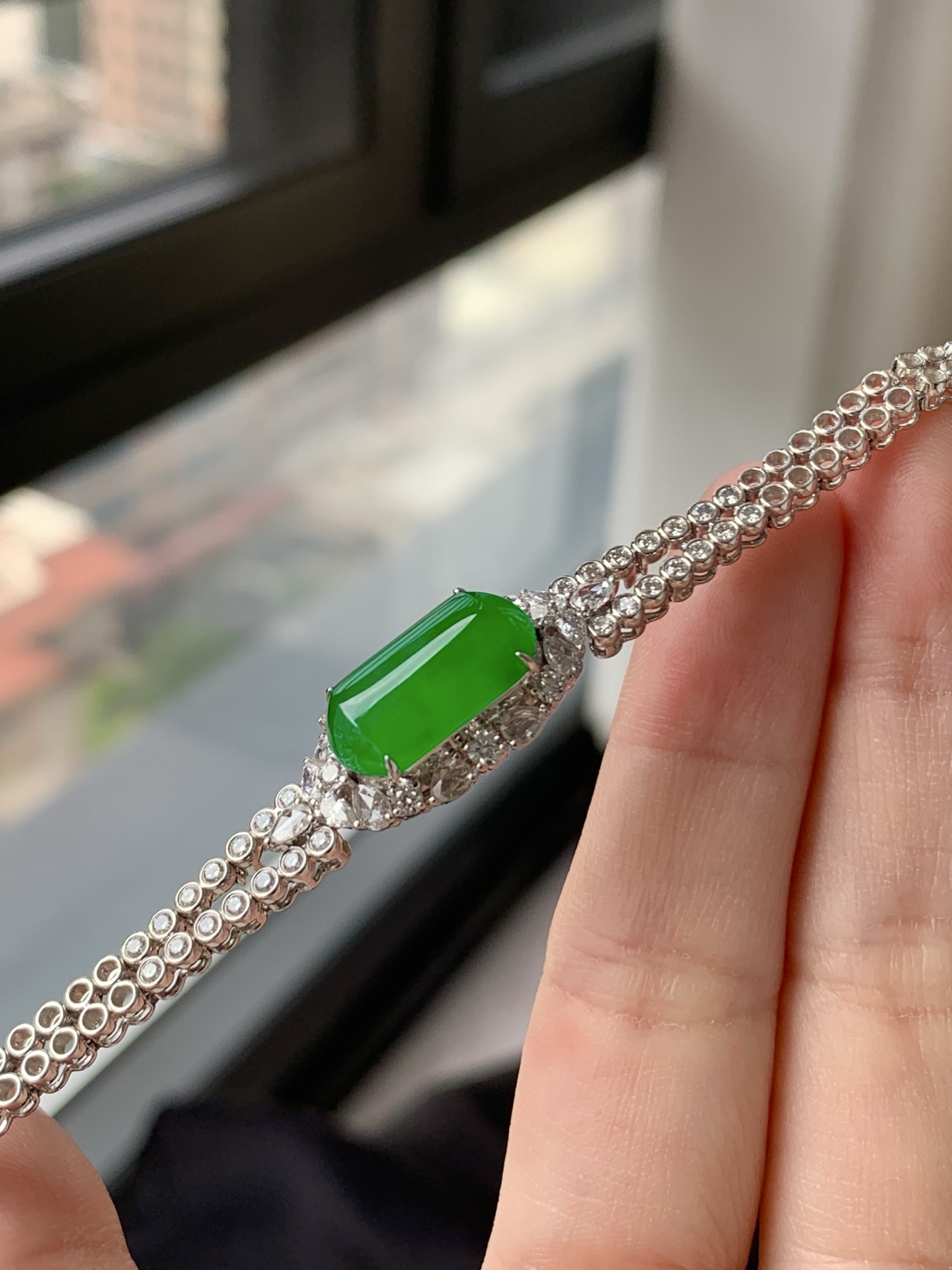 ️【18k金镶嵌马鞍手链】种老细腻，色阳浓郁起胶，尺寸：长度：17.5，成品：21.1*12.1*8.2，裸石：14.8*8,b17419