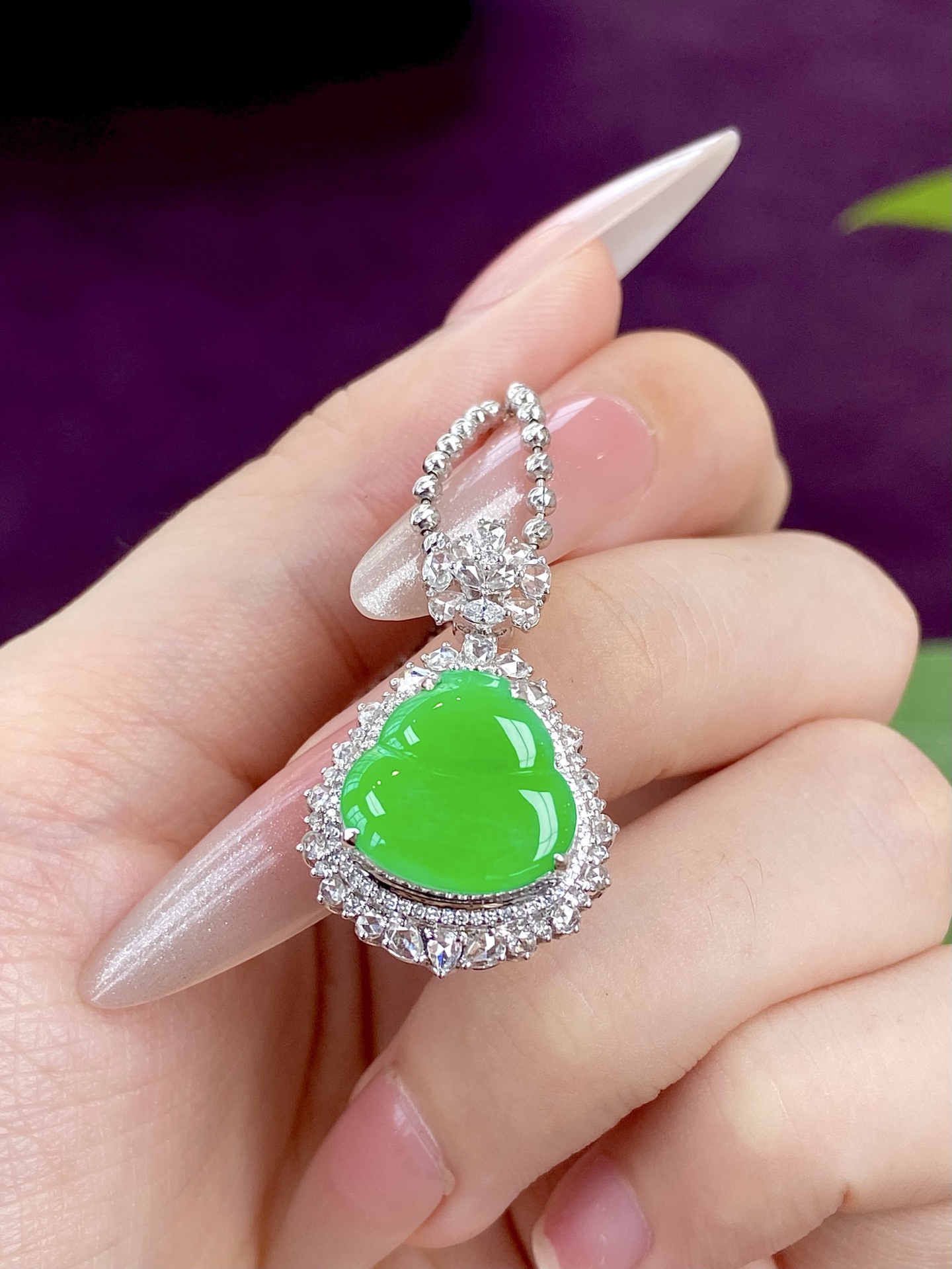 ️冰种阳绿葫芦吊坠，总要有一颗属于你的宝葫芦，小口大肚福气相，佩戴上身福气满满：28.5-18.8