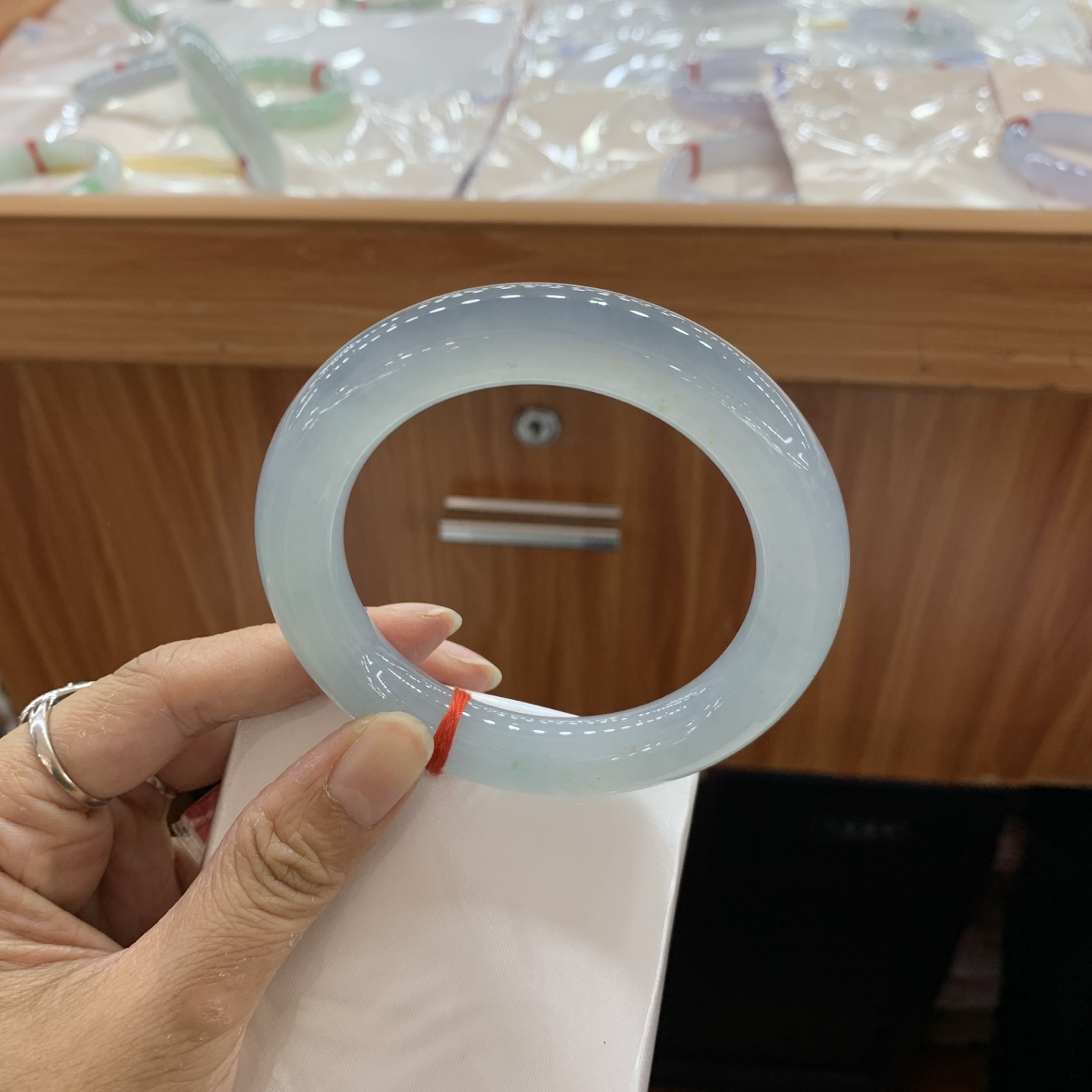 042040CZ冰胶蓝大圈口圆条翡翠手镯60-12.2-12.4